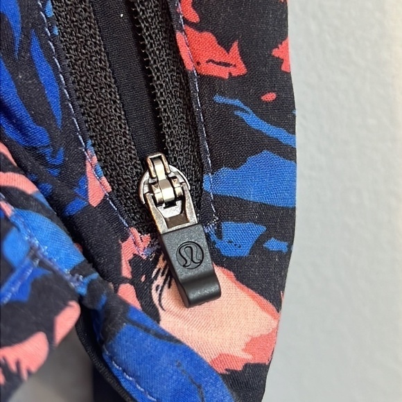 Lululemon Tracker Short IV (4-way Stretch) SZ 8 - Picture 5 of 9